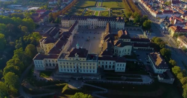 Sonbaharın Güneşli Sabahında Ludwigsburg Şehir Merkezinin Hava Manzarası — Stok video