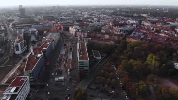 Flygfoto Över Centrala Karlsruhe Tyskland Mulen Dag Hösten — Stockvideo