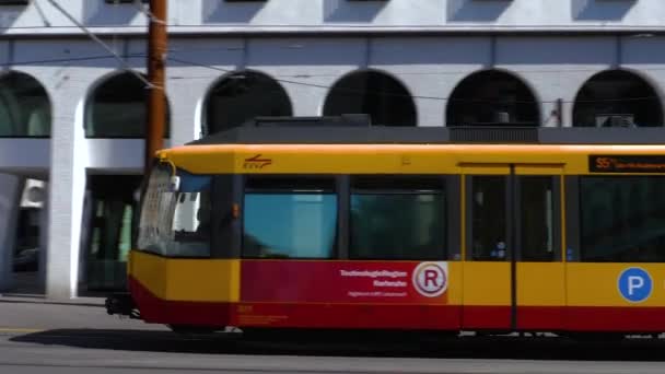 Öffentliche Verkehrsmittel Innenstadt Karlsruhe — Stockvideo