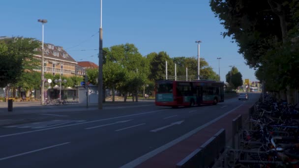 대중교통 수단으로 아침에 하이델 베르크 — 비디오