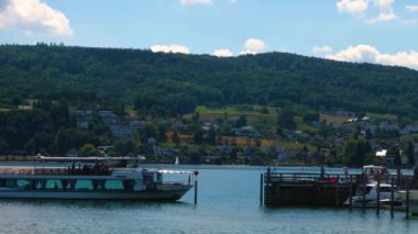 Yazın güneşli bir günde Ren Nehri 'nde Constance, Bodensee' de tekne turu