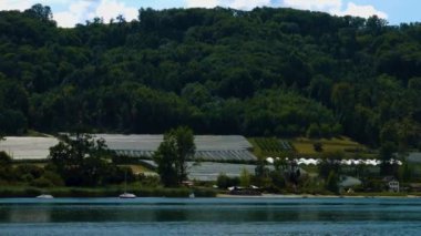 Yazın güneşli bir günde Ren Nehri 'nde Constance, Bodensee' de tekne turu