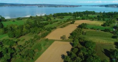 Yazın güneşli bir günde Almanya 'da Bodensee, Konstanz Gölü' nün havadan görünüşü