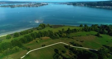 Yazın güneşli bir günde Almanya 'da Bodensee, Konstanz Gölü' nün havadan görünüşü
