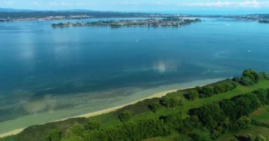 Yazın güneşli bir günde Almanya 'da Bodensee, Konstanz Gölü' nün havadan görünüşü