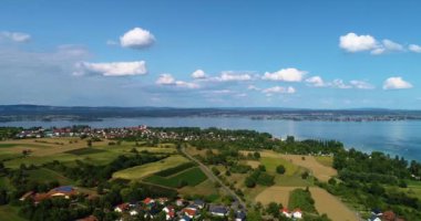 Yazın güneşli bir günde Almanya 'da Bodensee, Konstanz Gölü' nün havadan görünüşü
