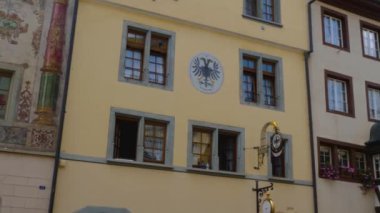 İsviçre 'de Bodensee Gölü' nün yanındaki City Stein am Rhein. Yazın güneşli bir günde eski kasaba..