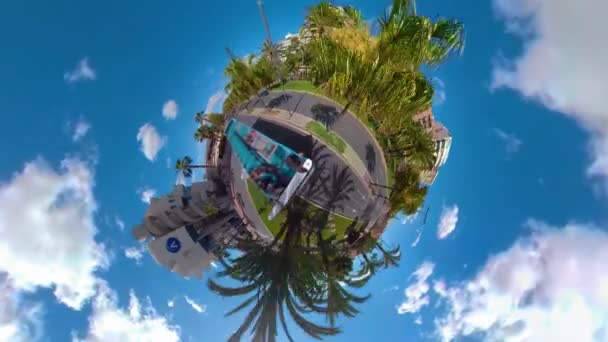 Alicante Spanje Met 360 Graden Camera Als Kleine Planet Rijdend — Stockvideo