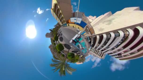 Alicante Spanje Met 360 Graden Camera Als Kleine Planet Rijdend — Stockvideo