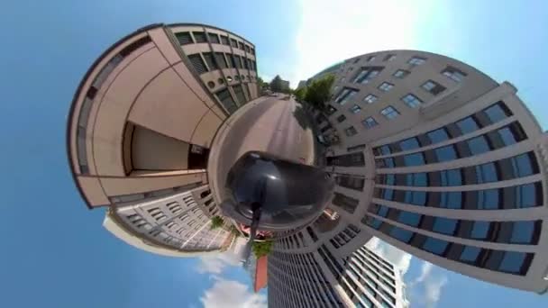 Mała Planeta Widok Ulic Berlina Słoneczny Dzień Lecie Kamerą 360 — Wideo stockowe
