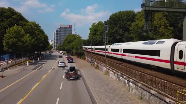 Vliegend Door Straten Van Hamburg Een Stad Duitsland Een Dubbele — Stockvideo