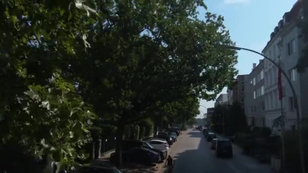 Hamburg Sokaklarında Uçmak Almanya Bir Şehir Yazın Güneşli Bir Günde — Stok video
