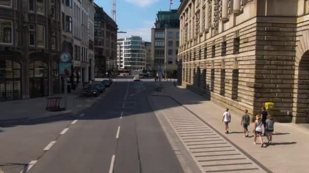 Voando Pelas Ruas Hamburgo Uma Cidade Alemanha Topo Ônibus Dois — Vídeo de Stock