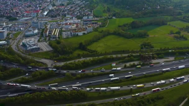 德国莱昂贝格市旁边高速公路三角地带的空中景观 — 图库视频影像