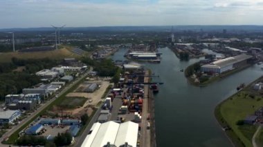 Karlsruhe limanının havadan görüntüsü