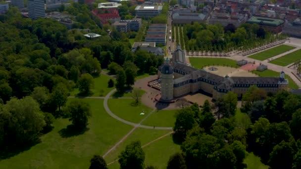Ilmakuva Puistosta Karlsruhen Kaupungista Palatsista — kuvapankkivideo