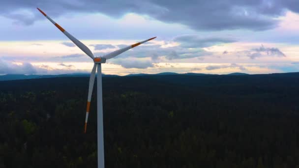 Luftaufnahme Von Windkraftanlagen Windmühlen Schwarzwald Deutschland Späten Nachmittag — Stockvideo