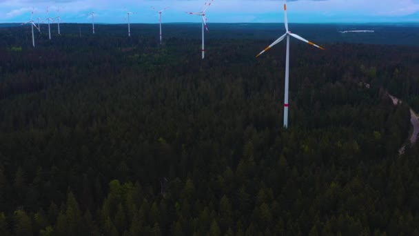 Widok Powietrza Turbiny Wiatrowe Wiatraki Schwarzwaldzie Niemcy Późnym Popołudniem — Wideo stockowe