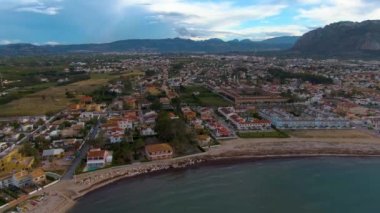 İspanya 'da Denia yakınlarındaki kuzey sahilinin hava görüntüsü.