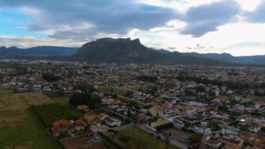İspanya 'da Denia yakınlarındaki kuzey sahilinin hava görüntüsü.
