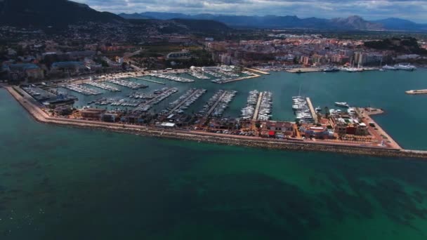 Vista Aérea Cidade Denia Espanha Uma Manhã Ensolarada Primavera — Vídeo de Stock