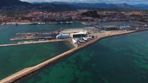 Vista Aérea Cidade Denia Espanha Uma Manhã Ensolarada Primavera — Vídeo de Stock