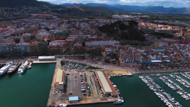 Vista Aérea Cidade Denia Espanha Uma Manhã Ensolarada Primavera — Vídeo de Stock