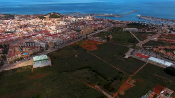 Vista Aérea Cidade Denia Espanha Uma Manhã Ensolarada Primavera — Vídeo de Stock