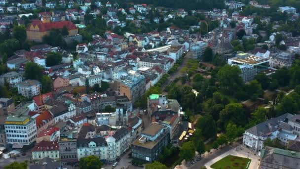 Luchtfoto Van Stad Baden Baden Duitsland Een Zonnige Ochtend Zomer — Stockvideo