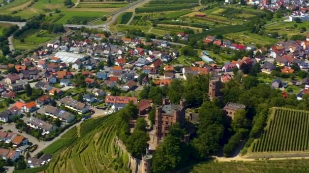 夏天阳光灿烂的日子里 德国奥滕贝格村和城堡的空中景观 — 图库视频影像