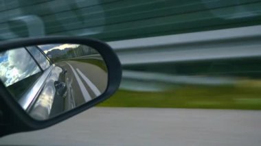 İspanya 'da otoyol boyunca araba sürerken