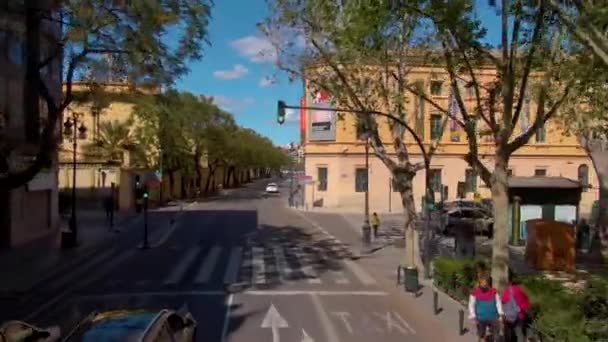 Létání Ulicemi Valencie Španělsko Vrcholu Otevřeného Dvoupatrového Autobusu — Stock video