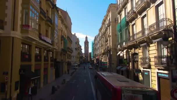 Пролетая Улицам Валенсии Испания Крыше Открытого Двухэтажного Автобуса — стоковое видео