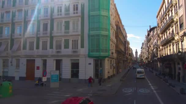 Terbang Melalui Jalan Jalan Valencia Spanyol Atas Sebuah Bus Bertingkat — Stok Video