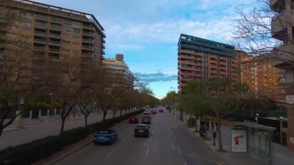Flyger Genom Gatorna Valencia Spanien Toppen Öppen Dubbeldäckare Buss — Stockvideo
