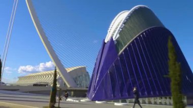 Valencia 'nın eğlence merkezinin yanında