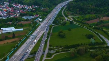 Almanya 'da Karlsruhe kenti yakınlarındaki otoban üçgeninin hava görüntüsü Basel, Stuttgart ve Frankfurt' a gidiyor.