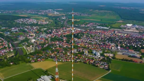 Widok Lotu Ptaka Wieżę Radiową Miasto Muehlacker Niemcy Słoneczny Dzień — Wideo stockowe