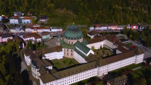 Повітряний Вид Місто Монастир Sankt Blasien Німеччині Восени Сонячний День — стокове відео