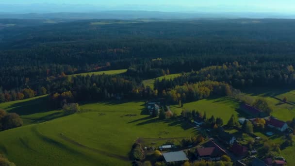 Widok Lotu Ptaka Wieś Ebnet Niemczech Słoneczny Dzień Jesienią Jesienią — Wideo stockowe