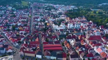 Tuttlingen 'deki şehir ve kalenin havadan görünüşü.