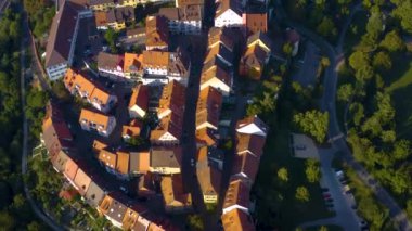 Engen 'in Almanya' daki hava görüntüsü. Yazın güneşli bir günde. 