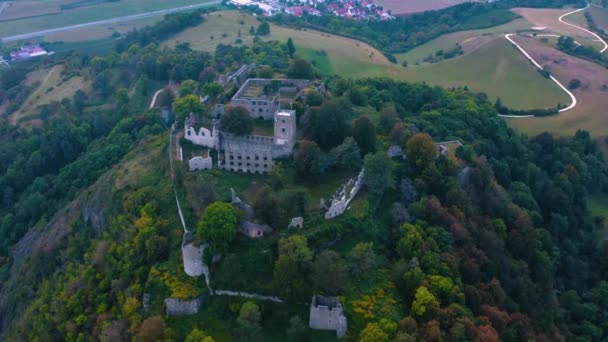 Luftaufnahme Der Burgruine Hohentwiel Und Der Stadt Singen Deutschland Einem — Stockvideo