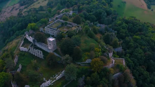 Luftaufnahme Der Burgruine Hohentwiel Und Der Stadt Singen Deutschland Einem — Stockvideo