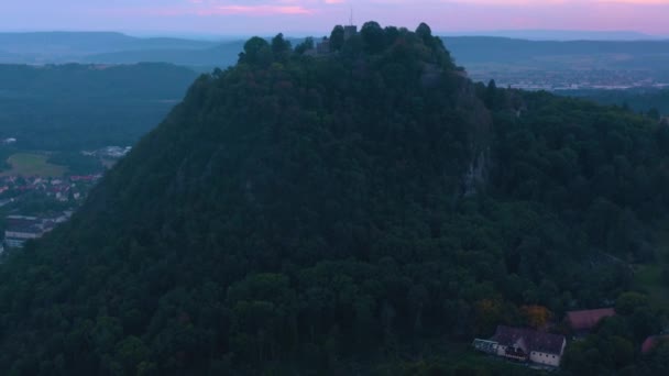 Luftaufnahme Der Burgruine Hohentwiel Und Der Stadt Singen Deutschland Einem — Stockvideo