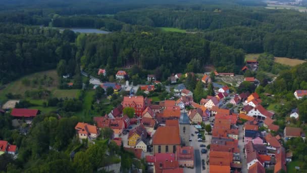 Vista Aérea Del Pueblo Betzenstein Alemania Día Soleado Verano — Vídeo de stock