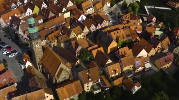 夏季阴天 德国巴伐利亚市劳夫 德尔佩吉尼茨的空中景观 — 图库视频影像