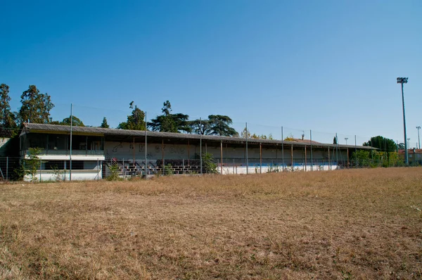 Главная Трибуна Разрушенного Футбольного Стадиона Stade Palla Валансе Франция — стоковое фото