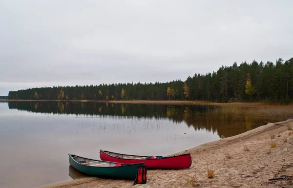 Κανό Λίμνη Στην Περιοχή Της Βόρειας Καρελίας Φινλανδία — Φωτογραφία Αρχείου