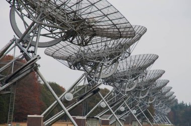 Westerbork, Hollanda yakınlarındaki radyo teleskopları..